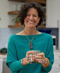 Dr. Mindy Pelz